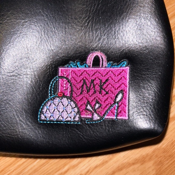 New Mary Kay Vintage Zippered MK Girlfriend Logo Makeup Bag Cosmetic Black - Picture 5 of 6